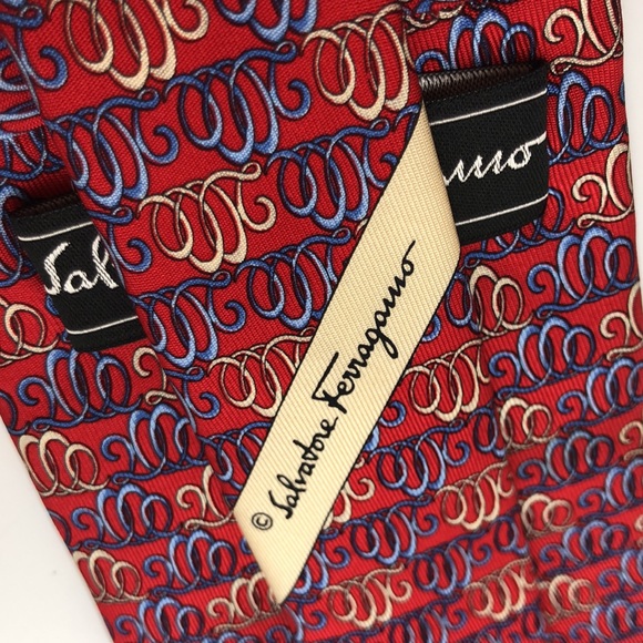 VTG Salvatore Ferragamo Silk Tie  2000 design pattern. Made in Italy - Picture 9 of 9